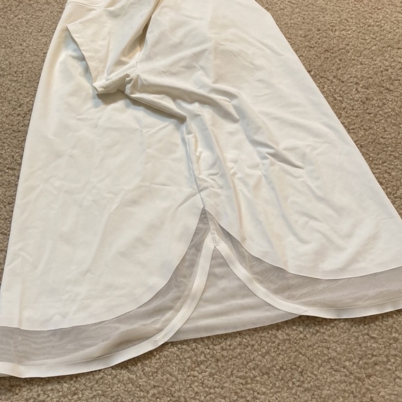 Athleta Cadence tee shirt - Picture 9 of 9